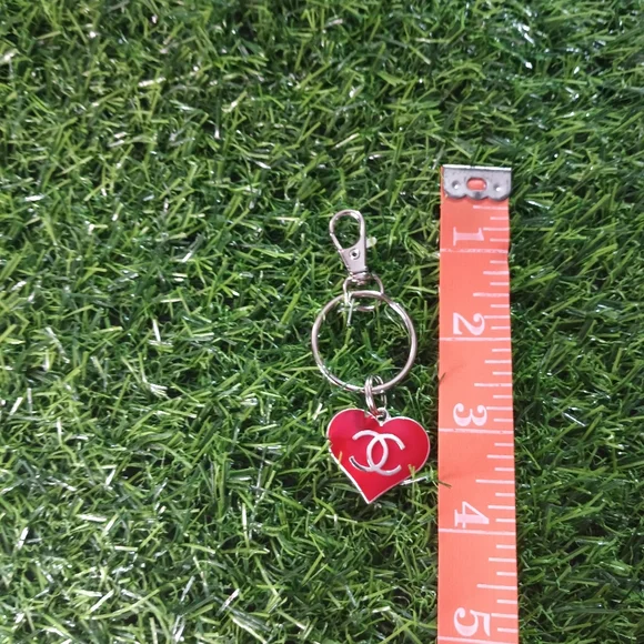 Women's fashion jewelry red heart charm keychain style - Picture 3 of 4